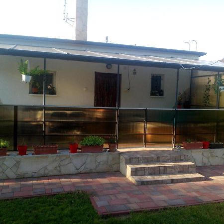 Sunny Apartman Nyíregyháza Екстериор снимка